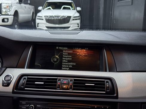 Used 2014 BMW M5 image 24