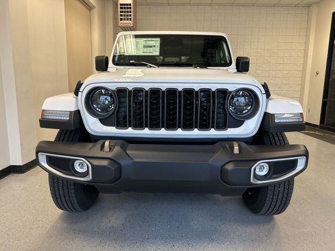 New 2026 Jeep Gladiator Sport AWD/4WD image 11