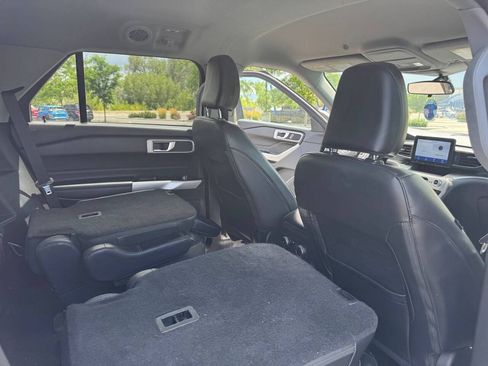 Used 2021 Ford Explorer XLT AWD/4WD image 15
