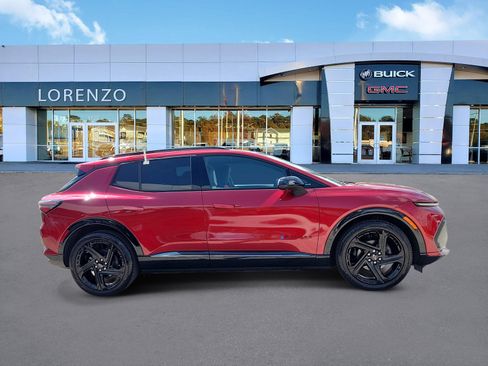 Used 2025 Chevrolet Equinox EV RS FWD image 4
