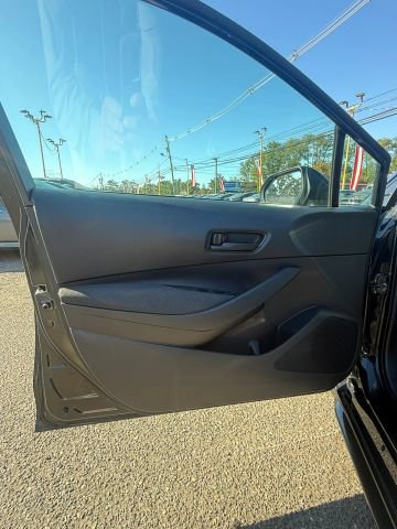 Used 2022 Toyota Corolla LE FWD image 13