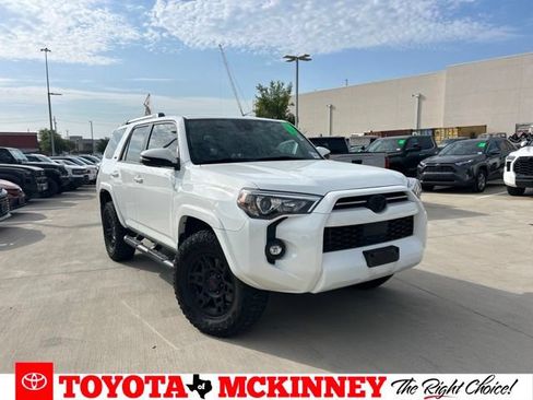 Used 2022 Toyota 4Runner SR5 Premium w/ Moonroof Package AWD/4WD image 1