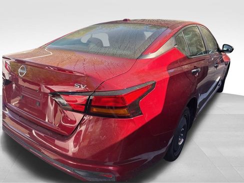 Used 2023 Nissan Altima 2.5 SV FWD image 13