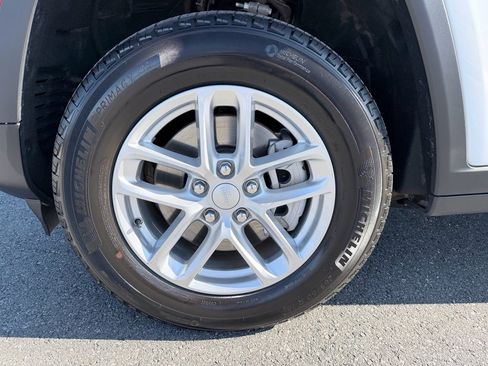 Used 2025 Jeep Grand Cherokee L Laredo w/ Luxury Tech Group I image 36