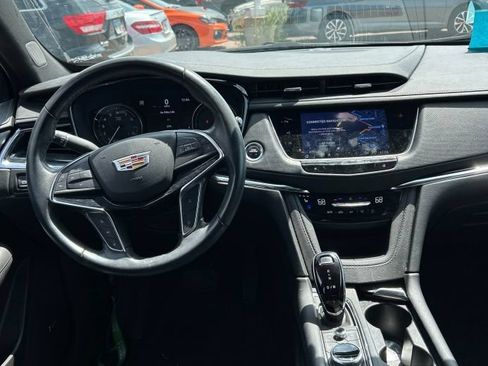Used 2023 Cadillac XT5 Premium Luxury w/ Technology Package AWD/4WD image 9