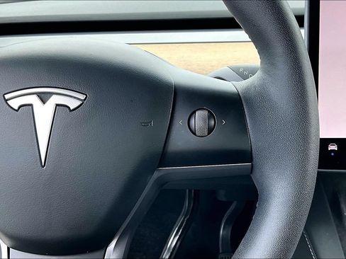 Used 2023 Tesla Model Y Long Range AWD/4WD image 12
