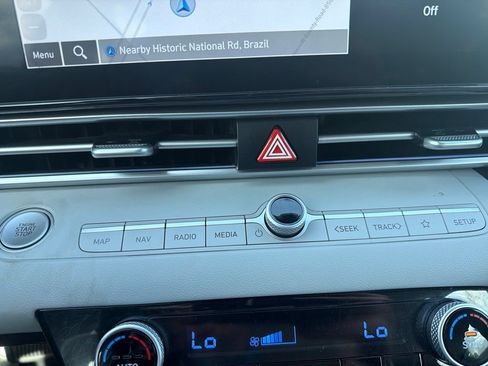 Used 2025 Hyundai Elantra Limited FWD image 19