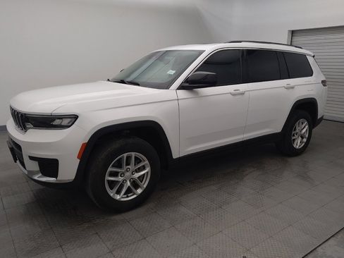 Used 2023 Jeep Grand Cherokee L Laredo image 2