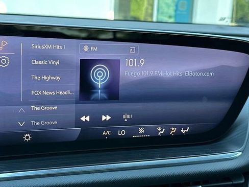 Used 2025 Buick Envision Preferred image 26