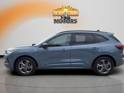 Used 2023 Ford Escape ST-Line w/ Tech Pack #1 FWD image 3
