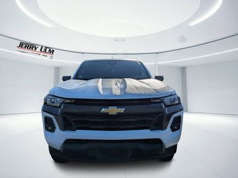 Used 2023 Chevrolet Colorado LT w/ LT Convenience Package II AWD/4WD image 8