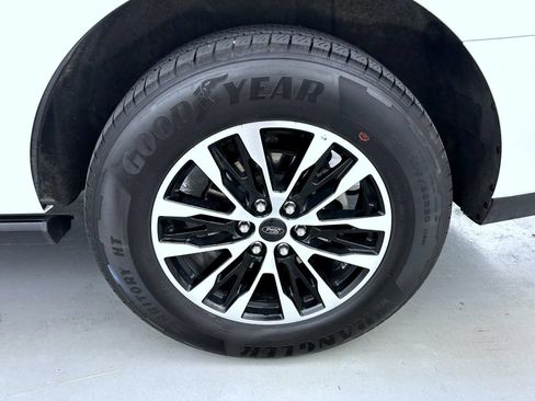Used 2025 Ford Expedition Platinum AWD/4WD image 26