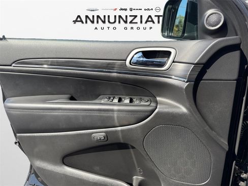 Certified 2022 Jeep Grand Cherokee Limited image 28