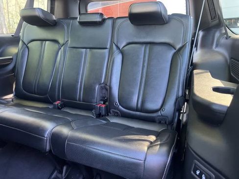 Used 2023 Jeep Wagoneer L Series II w/ Convenience Group I AWD/4WD image 23