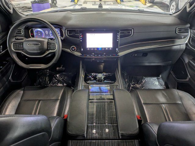 Used 2022 Jeep Wagoneer Series II AWD/4WD image 16