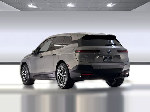 Used 2024 BMW iX xDrive50 AWD/4WD image 3