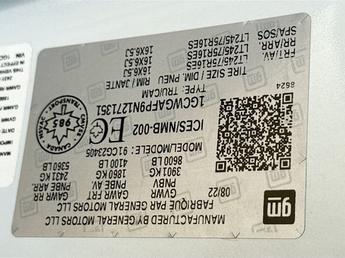 Used 2022 Chevrolet Express 2500 image 33