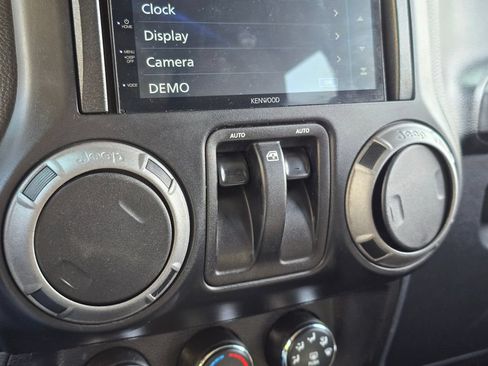 Used 2013 Jeep Wrangler Sport AWD/4WD image 21