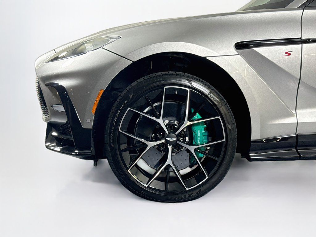 Used 2026 Aston Martin DBX S AWD/4WD image 24
