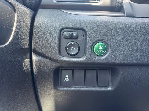 Used 2017 Honda Pilot LX image 16