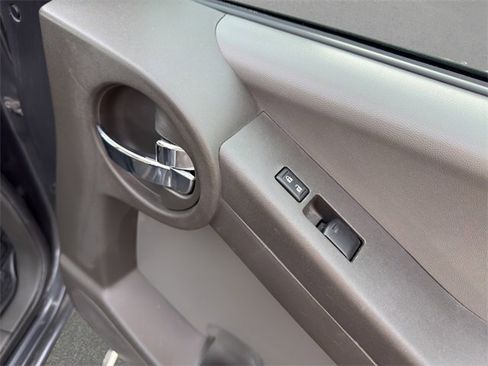Used 2013 Nissan Xterra S image 16