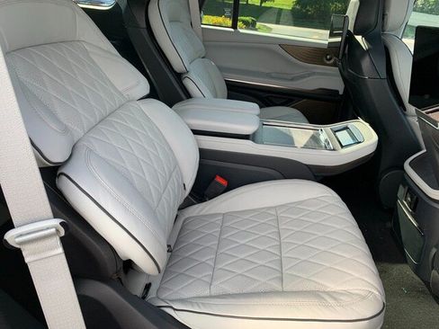 New 2026 Lincoln Navigator Black Label AWD/4WD image 20