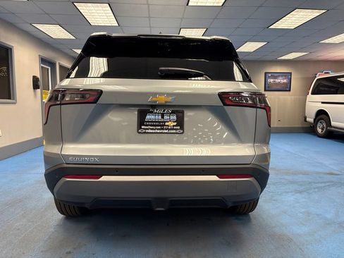 New 2026 Chevrolet Equinox LT w/ Convenience Package II FWD image 7