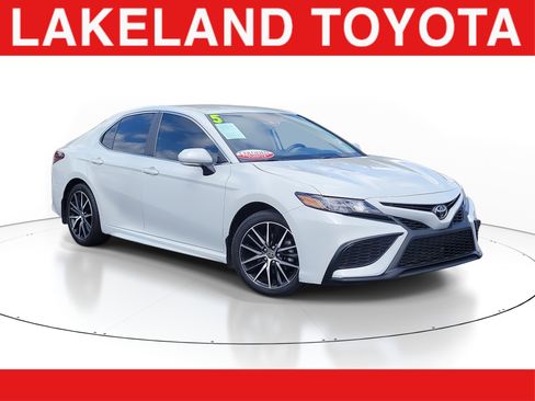 Used 2023 Toyota Camry SE w/ Convenience Package image 1