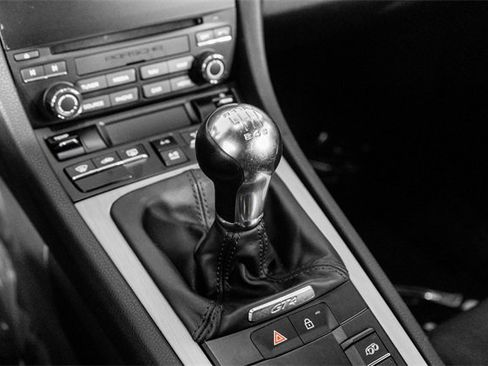 Used 2020 Porsche 718 Cayman GT4 image 25