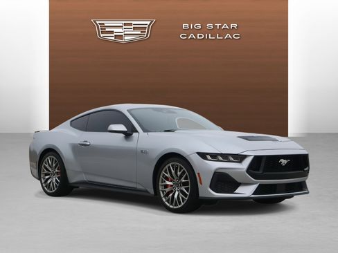 Used 2024 Ford Mustang GT Premium image 7