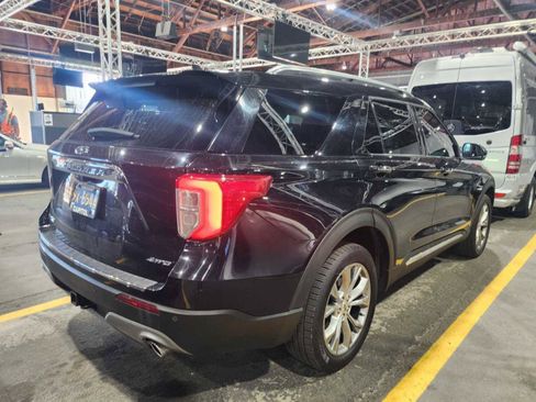 Used 2021 Ford Explorer Limited w/ Equipment Group 301A AWD/4WD image 7