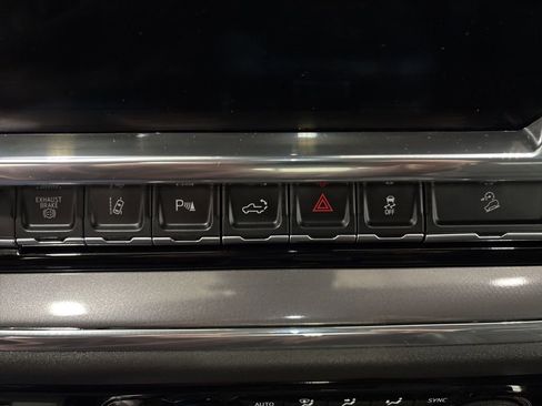 Used 2024 Chevrolet Silverado 3500 High Country w/ High Country Premium Package image 23