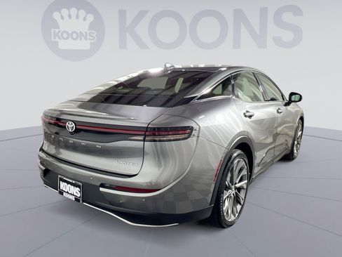 Used 2023 Toyota Crown Limited image 7