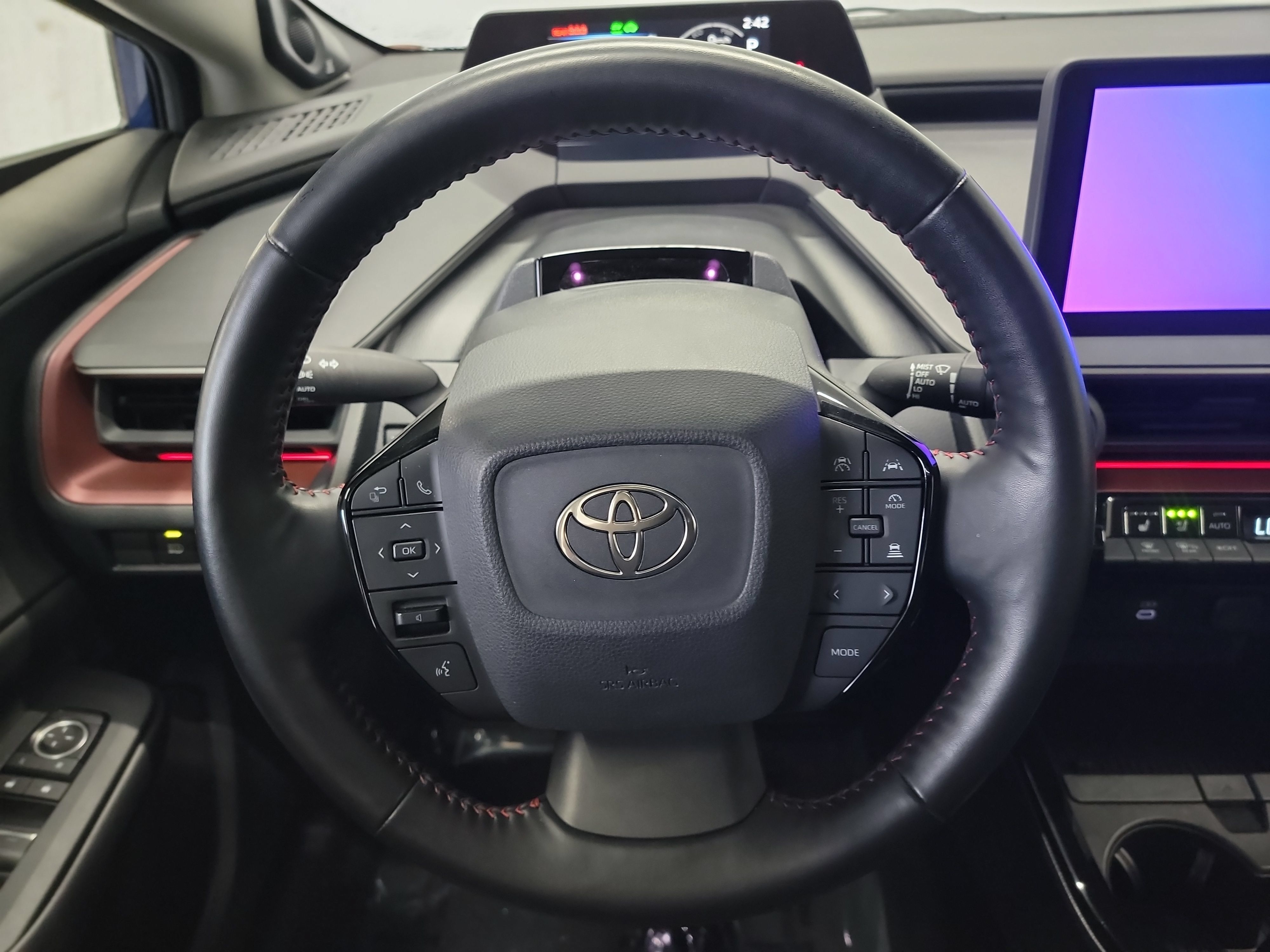 Used 2023 Toyota Prius Prime Premium FWD image 17