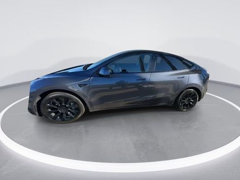 Used 2022 Tesla Model Y Long Range image 5