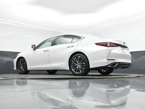 New 2025 Lexus ES 350 w/ Premium Package image 40