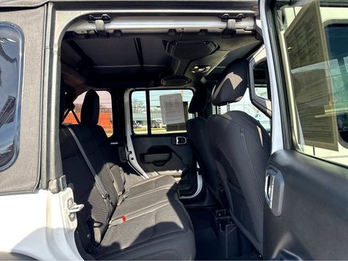 Certified 2022 Jeep Wrangler Unlimited Sport S image 9
