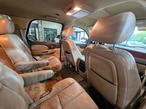 Used 2011 Chevrolet Tahoe LT w/ Luxury Package RWD image 21