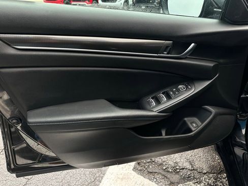 Used 2019 Honda Accord Sport image 10