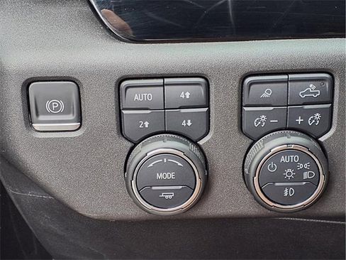 Used 2022 Chevrolet Silverado 1500 LTZ image 19