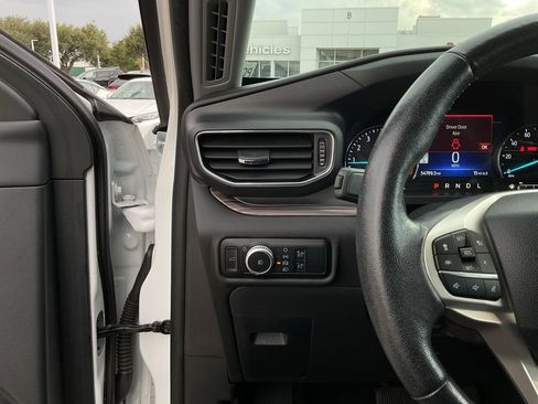 Used 2023 Ford Explorer Limited image 28