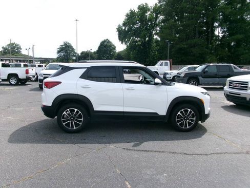 Used 2025 Chevrolet TrailBlazer LT AWD/4WD image 5