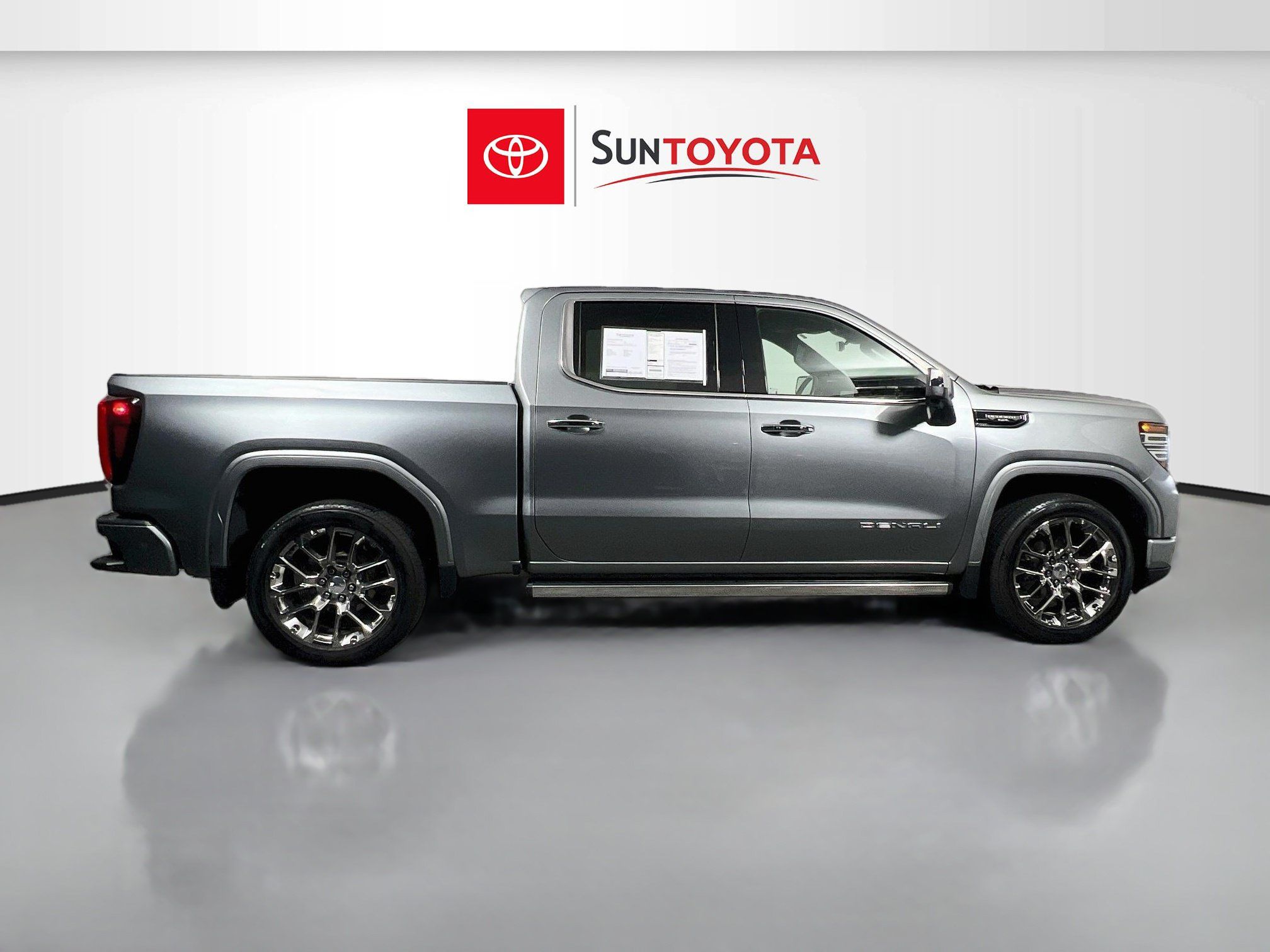 Used 2025 GMC Sierra 1500 Denali Ultimate AWD/4WD image 2