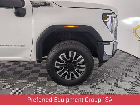 Certified 2025 GMC Sierra 2500 Pro w/ Convenience Package AWD/4WD image 9
