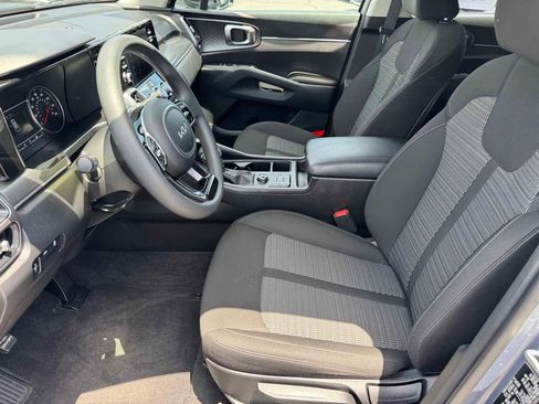 Used 2023 Kia Sorento LX FWD image 25