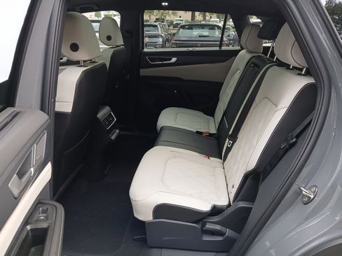 New 2026 Volkswagen Atlas Cross Sport SEL Premium R-Line image 25