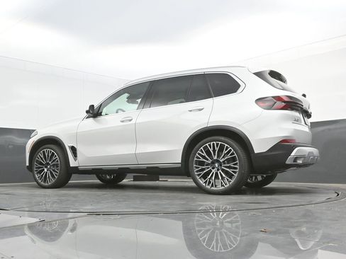 New 2026 BMW X5 sDrive40i RWD image 48