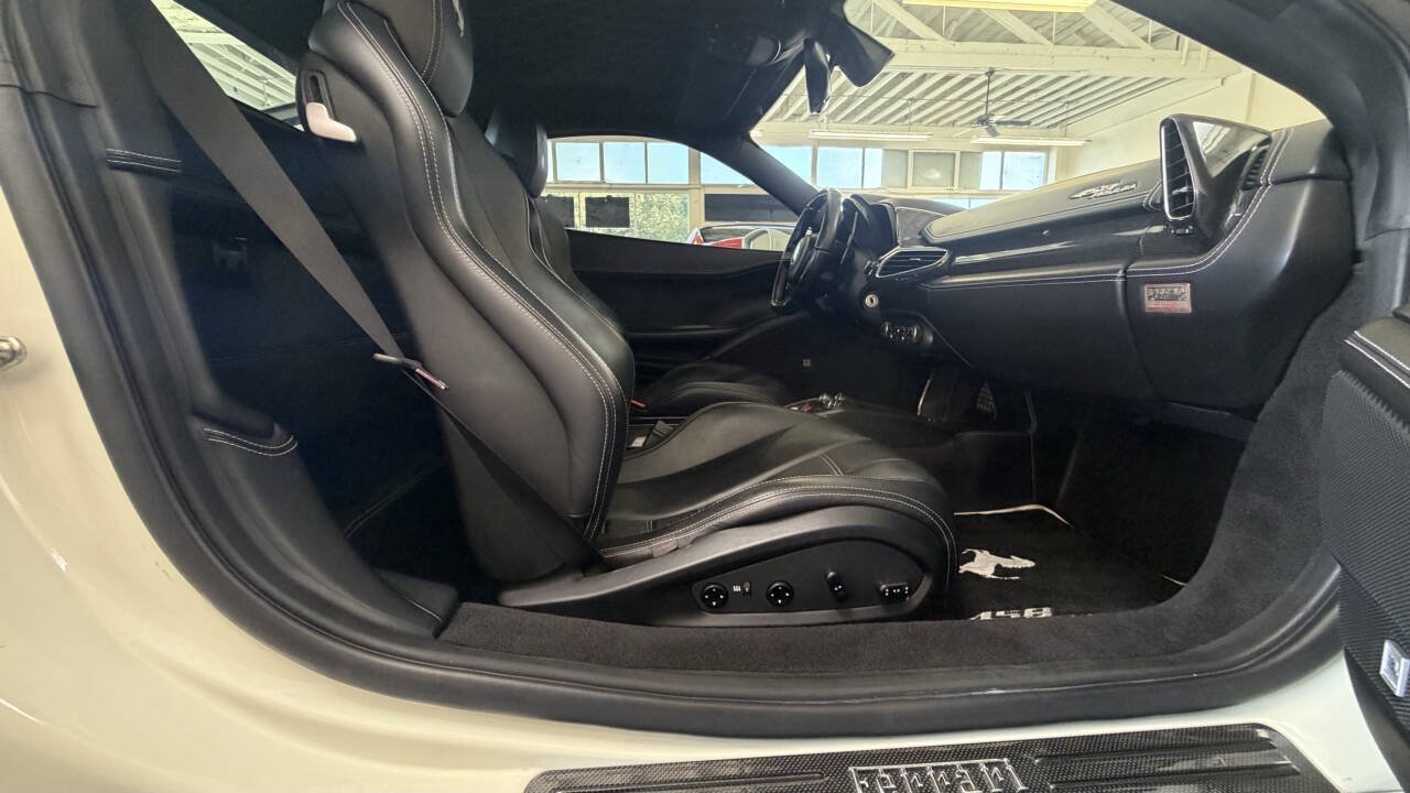 Used 2012 Ferrari 458 Italia Coupe RWD image 19