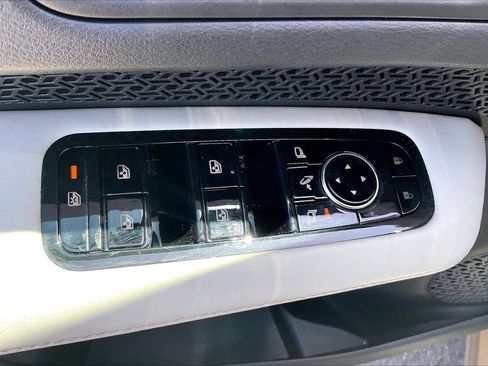 Used 2023 Nissan Ariya FWD image 8
