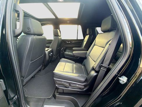 Used 2024 GMC Yukon Denali AWD/4WD image 23